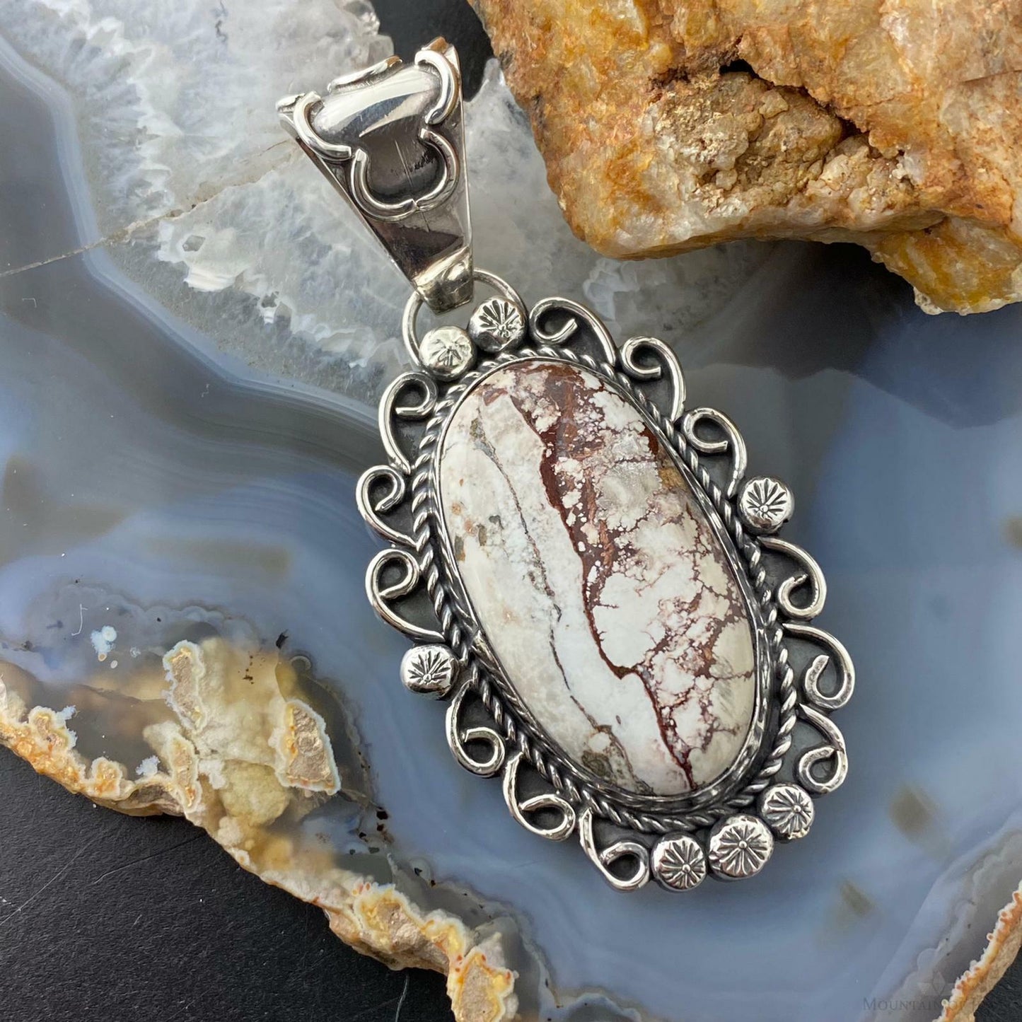 Gilbert Nez Native American Sterling Silver Oval Wild Horse Unisex Pendant Necklace