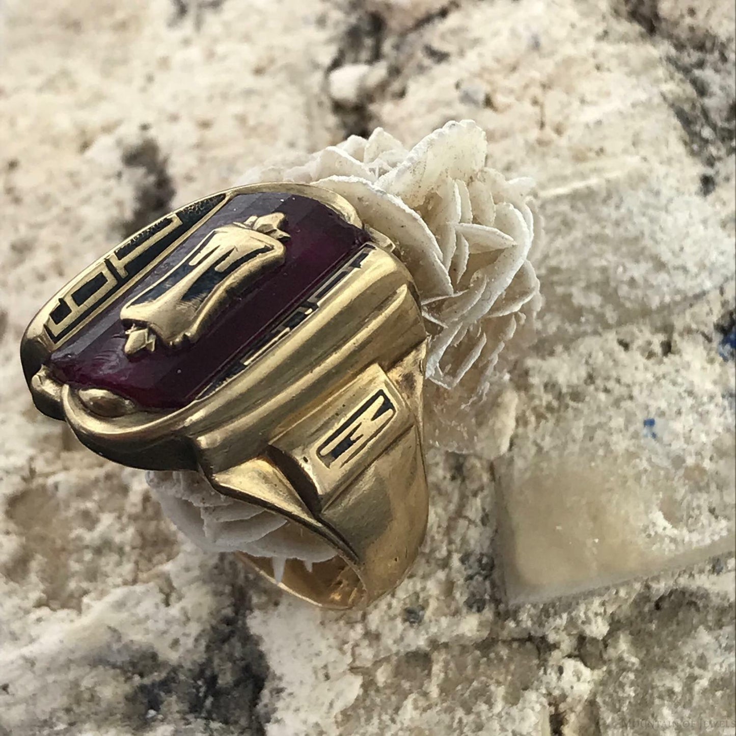 Vintage 1965 Taos High School, New Mexico 10K Gold Ring