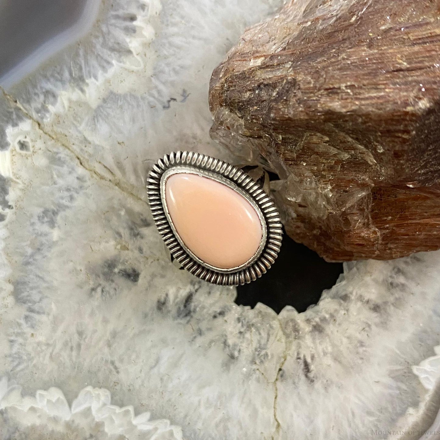 Native American Sterling Silver Teardrop Pink Conch Shell Ring Size 6.25