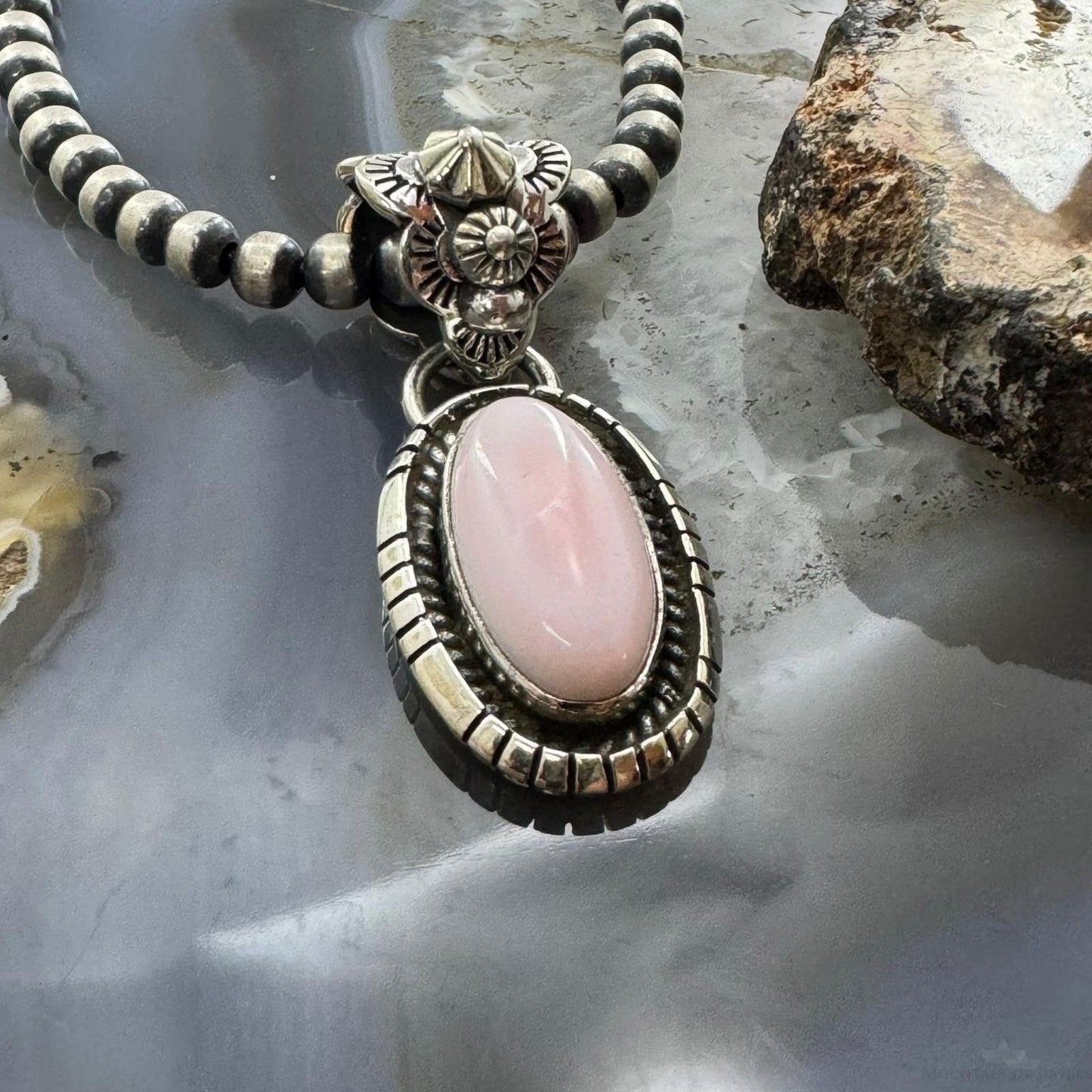 Native American Sterling Silver Oval Pink Conch Decorated Pendant For Women