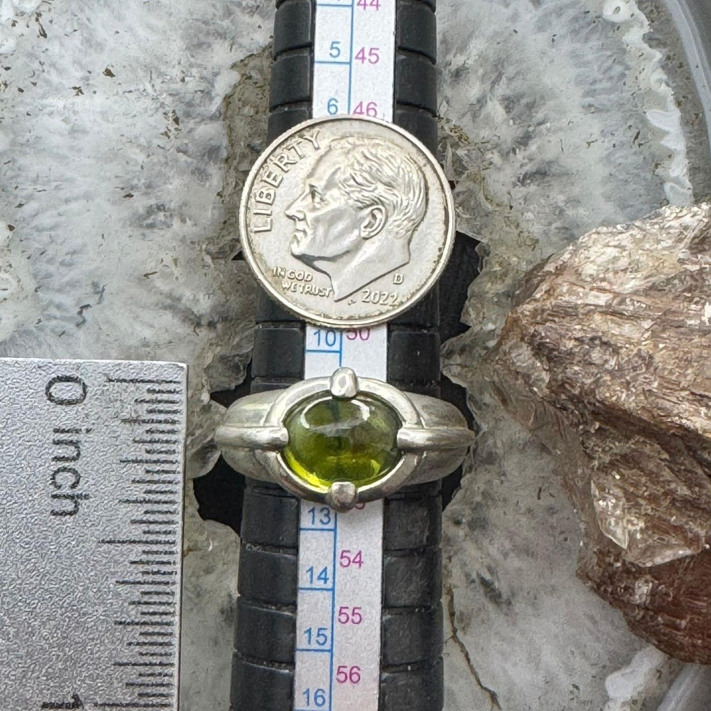 Carolyn Pollack Sterling Silver Oval Horizontal Peridot Decorated Shank Ring For Women