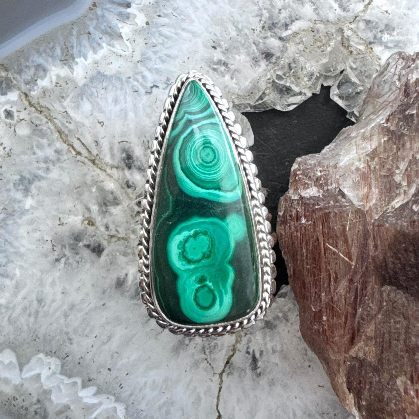 Sterling Silver Southwestern Style Elongated Teardrop Malachite Decorated Ring Size 9 For Women