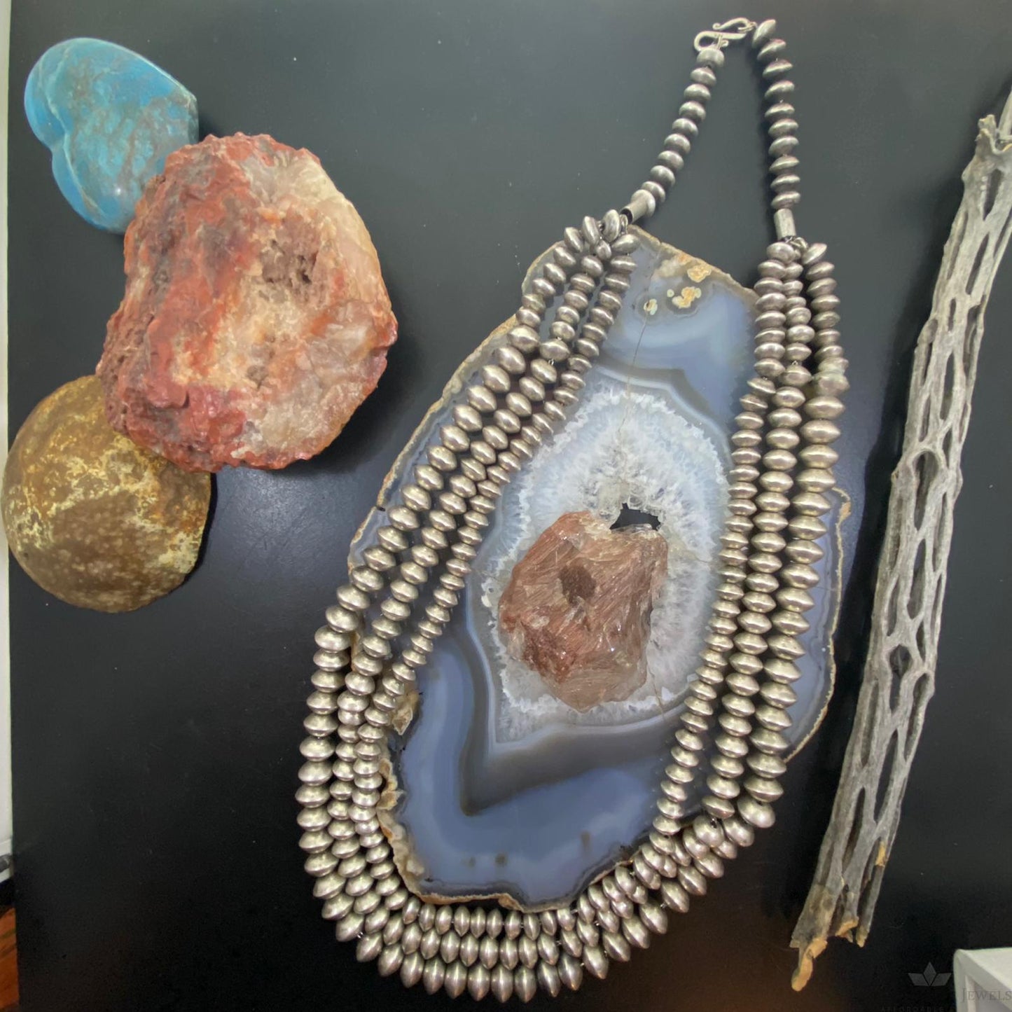 Vintage Native American 3 Sizes of Navajo Pearl Saucers 3 Strands Necklace 28"