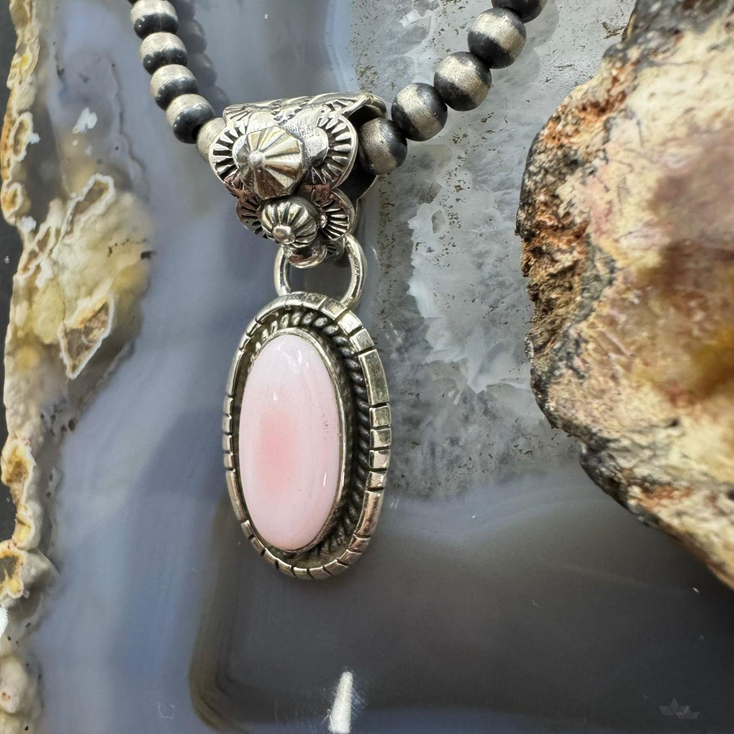Native American Sterling Silver Oval Pink Conch Decorated Pendant For Women