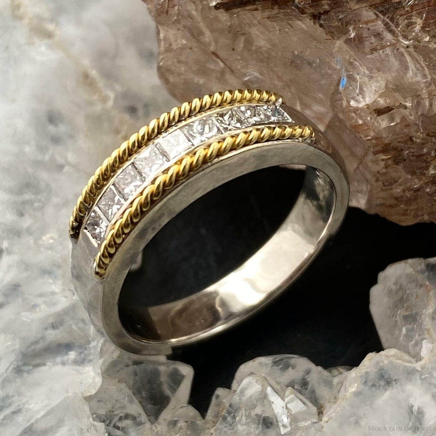 14K Two Tone Gold and Diamonds Wedding Band Ring Size 6 For Women