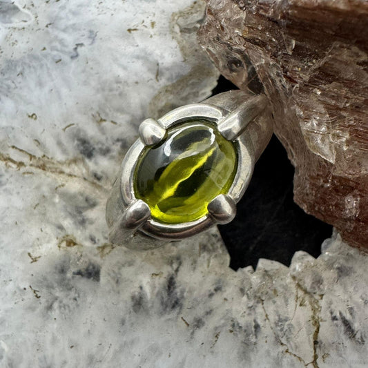 Carolyn Pollack Sterling Silver Oval Horizontal Peridot Decorated Shank Ring For Women