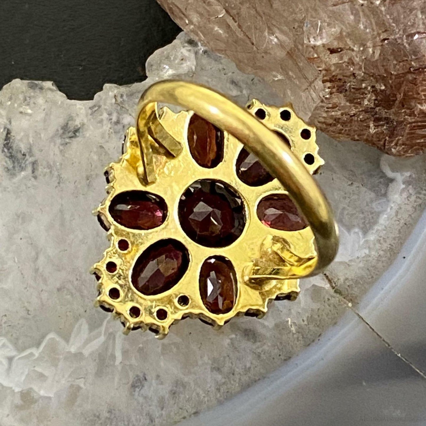 Vintage 18K Yellow Gold Cluster Garnet Lady's Ring Size 7.5