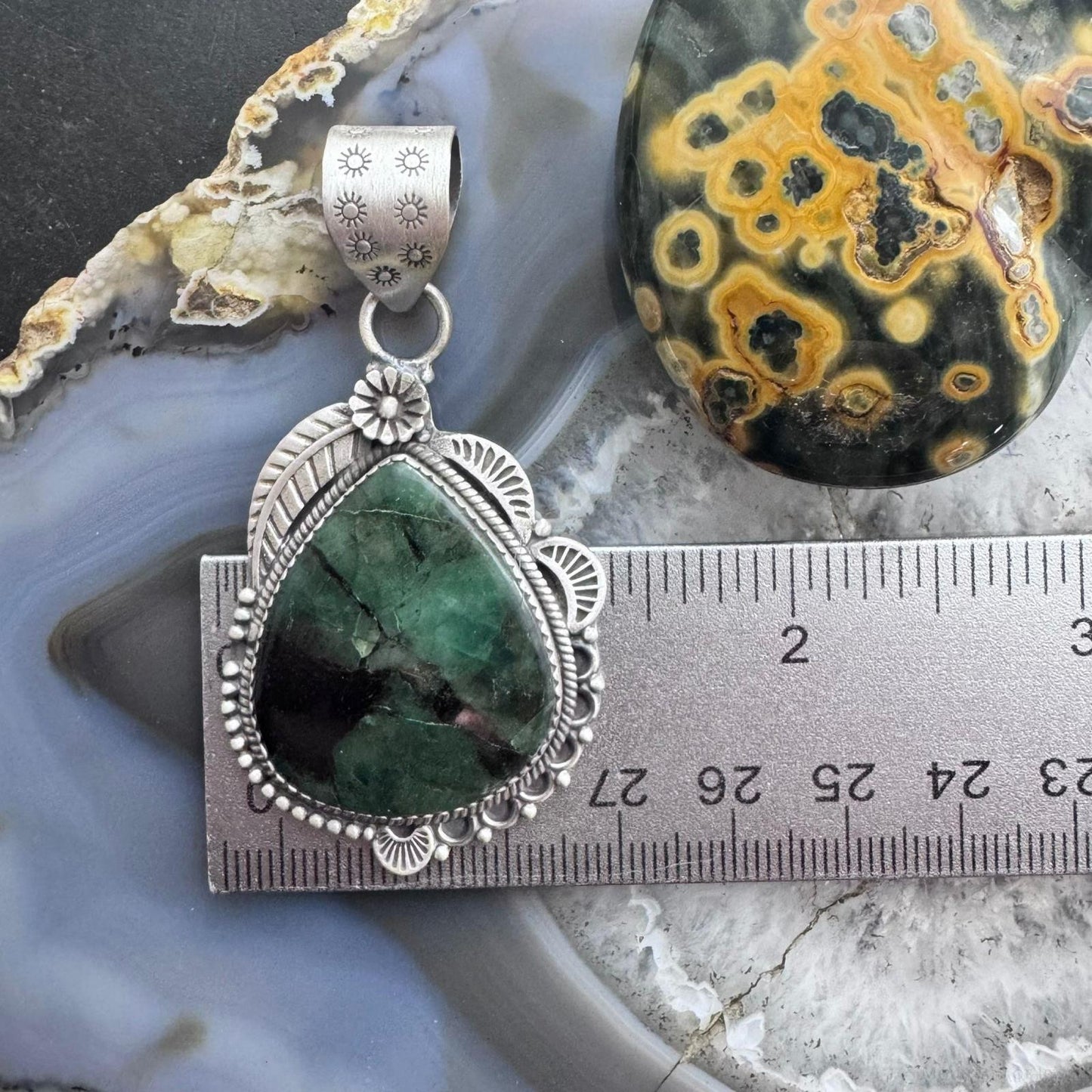 Sterling Silver Southwestern Style Teardrop Emerald Decorated Pendant For Women