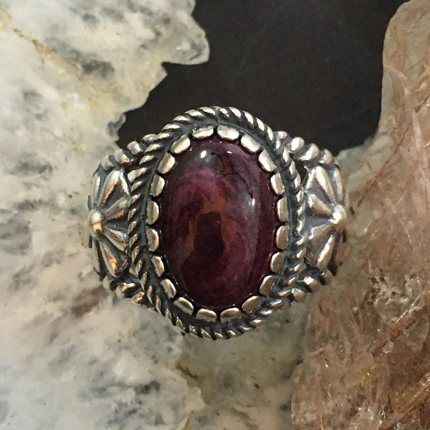 Carolyn Pollack Vintage Southwestern Style Sterling Silver Oval Purple Spiny Oyster Decorated Ring