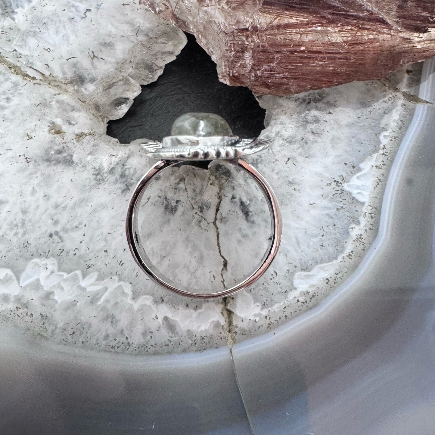 Sterling Southwestern Style Teardrop Labradorite Leaves Decorated Ring For Women
