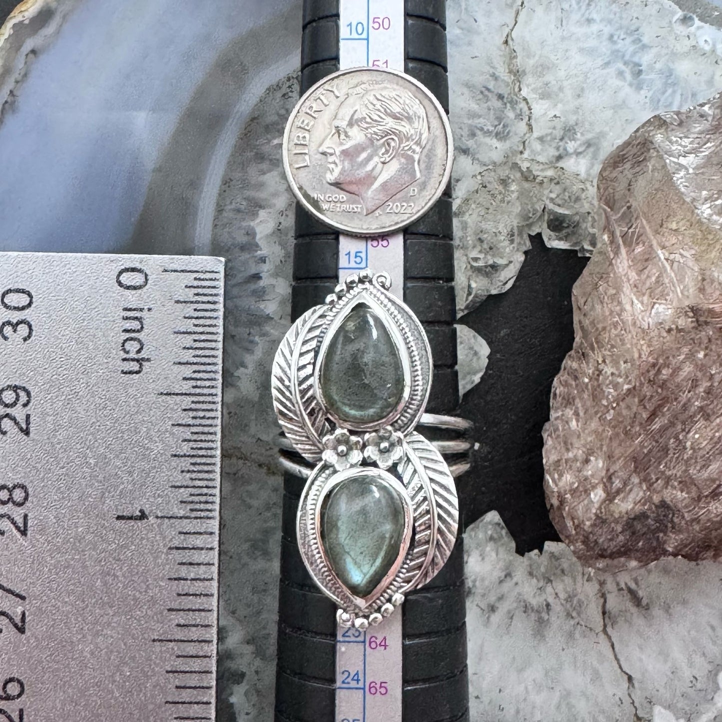 Sterling Southwestern Style Teardrop Labradorite Leaves Decorated Ring For Women