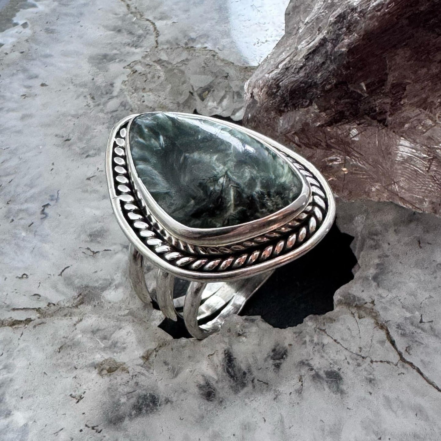 Sterling Silver Southwestern Style Teardrop Serpentine Ring Size 7.5 For Women