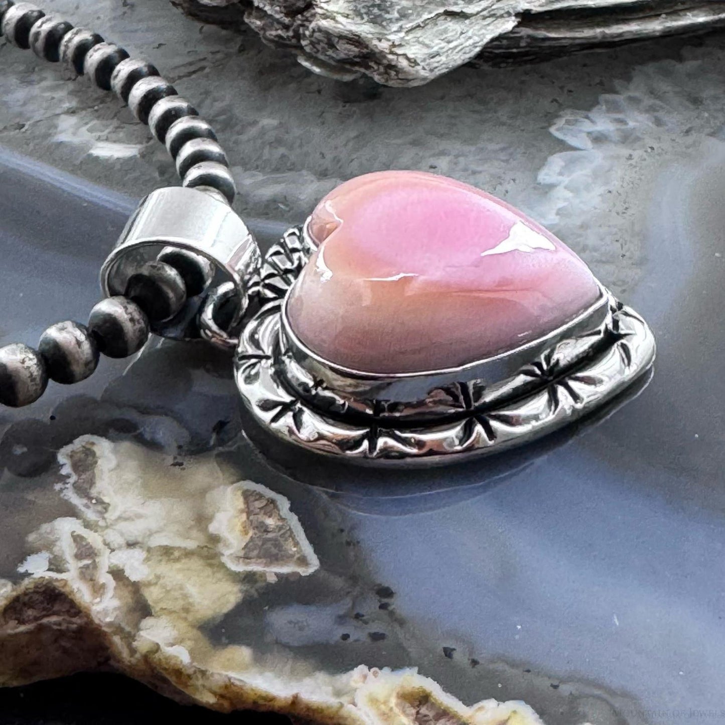 Native American Sterling Silver Pink Conch Heart Decorated Pendant For Women