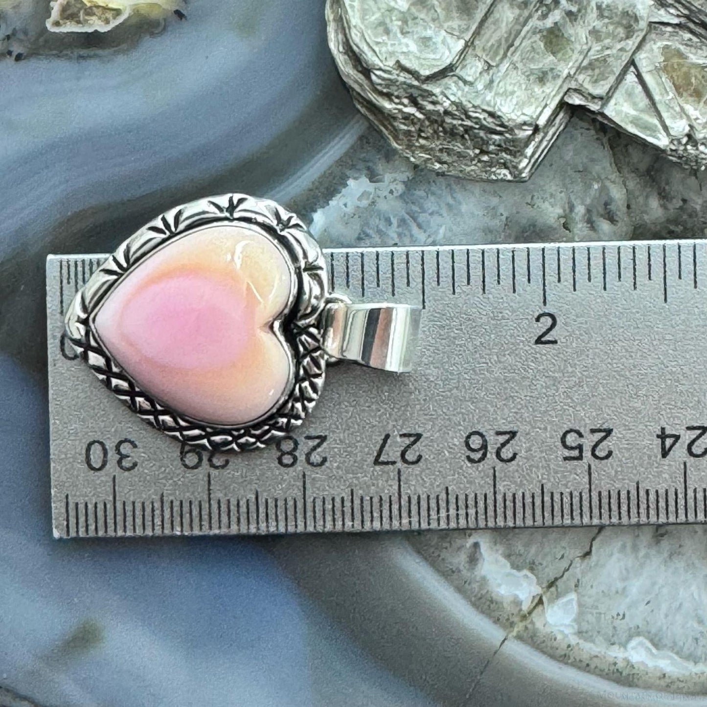 Native American Sterling Silver Pink Conch Heart Decorated Pendant For Women