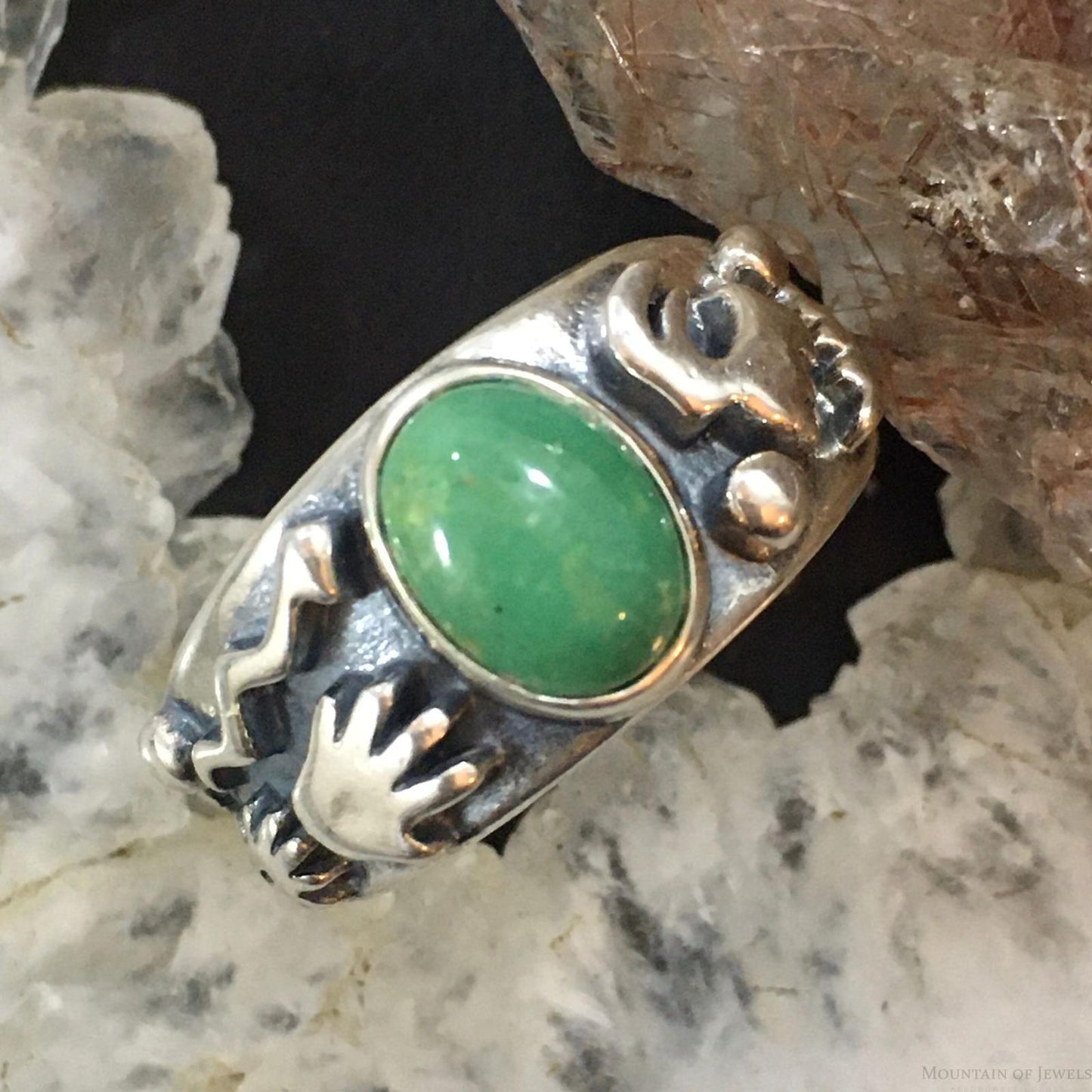 Jody Naranjo and Carolyn Pollack Vintage Southwestern Style Sterling Silver Oval Green Turquoise Petroglyph Ring For Women