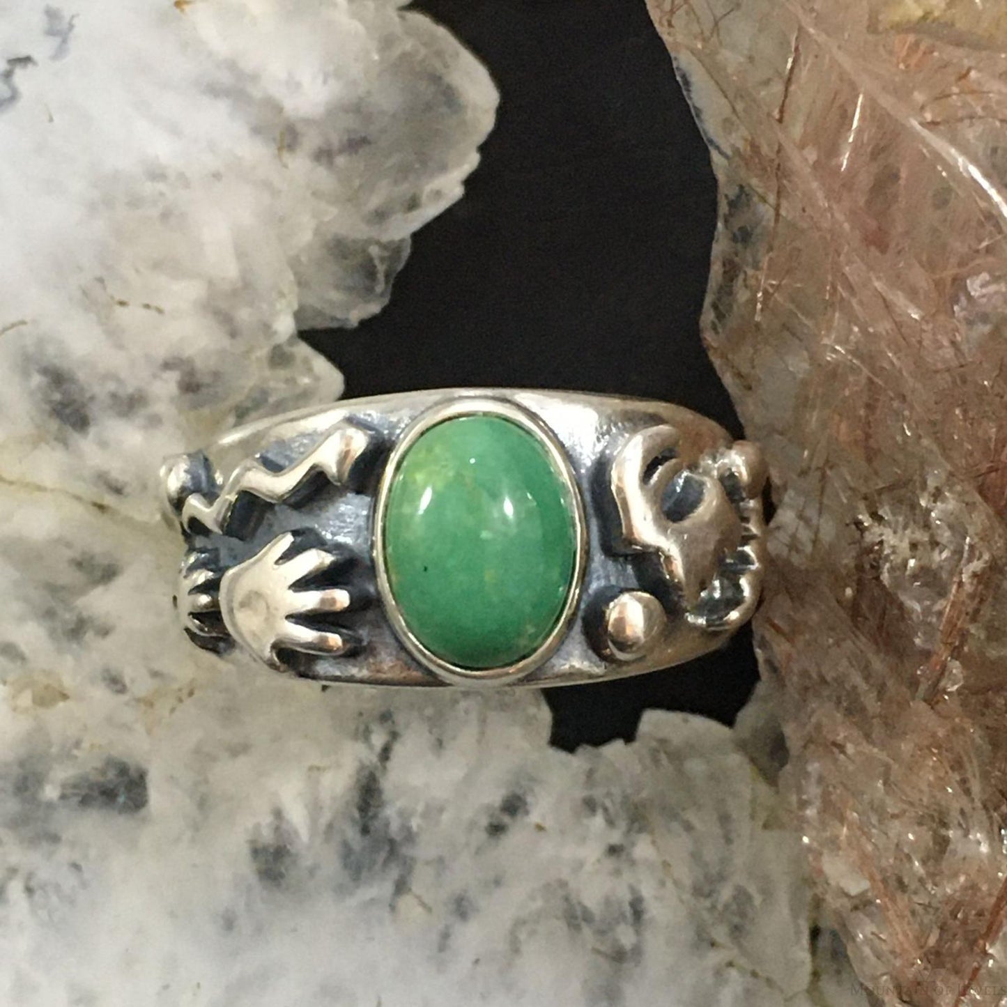 Jody Naranjo and Carolyn Pollack Vintage Southwestern Style Sterling Silver Oval Green Turquoise Petroglyph Ring For Women