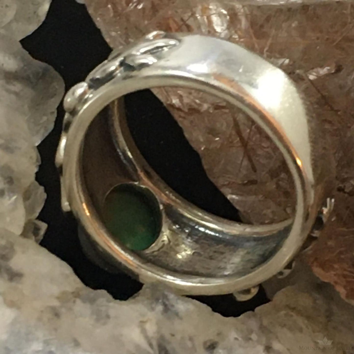 Jody Naranjo and Carolyn Pollack Vintage Southwestern Style Sterling Silver Oval Green Turquoise Petroglyph Ring For Women