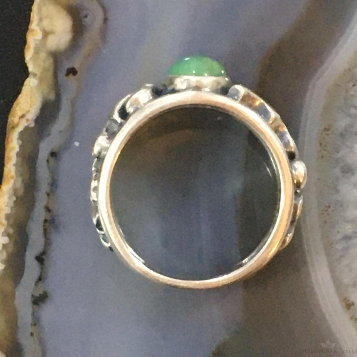 Jody Naranjo and Carolyn Pollack Vintage Southwestern Style Sterling Silver Oval Green Turquoise Petroglyph Ring For Women