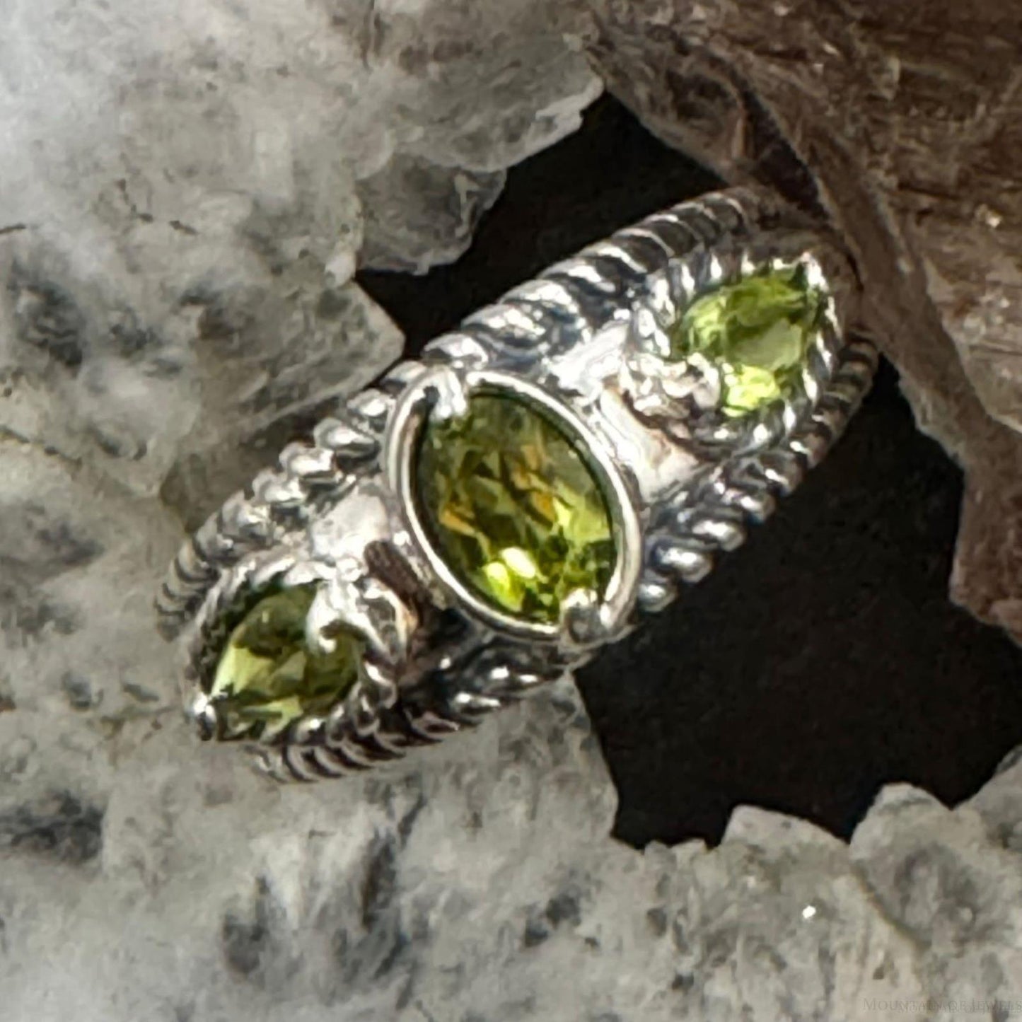 Carolyn Pollack Sterling Silver 3 Faceted Peridot Decorated Ring For Women