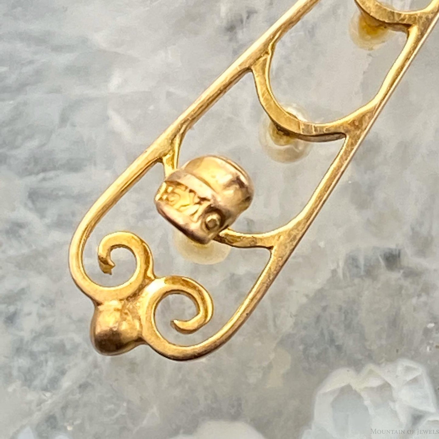 10K Yellow Gold Pearls and Amethyst Dainty Brooch For Women