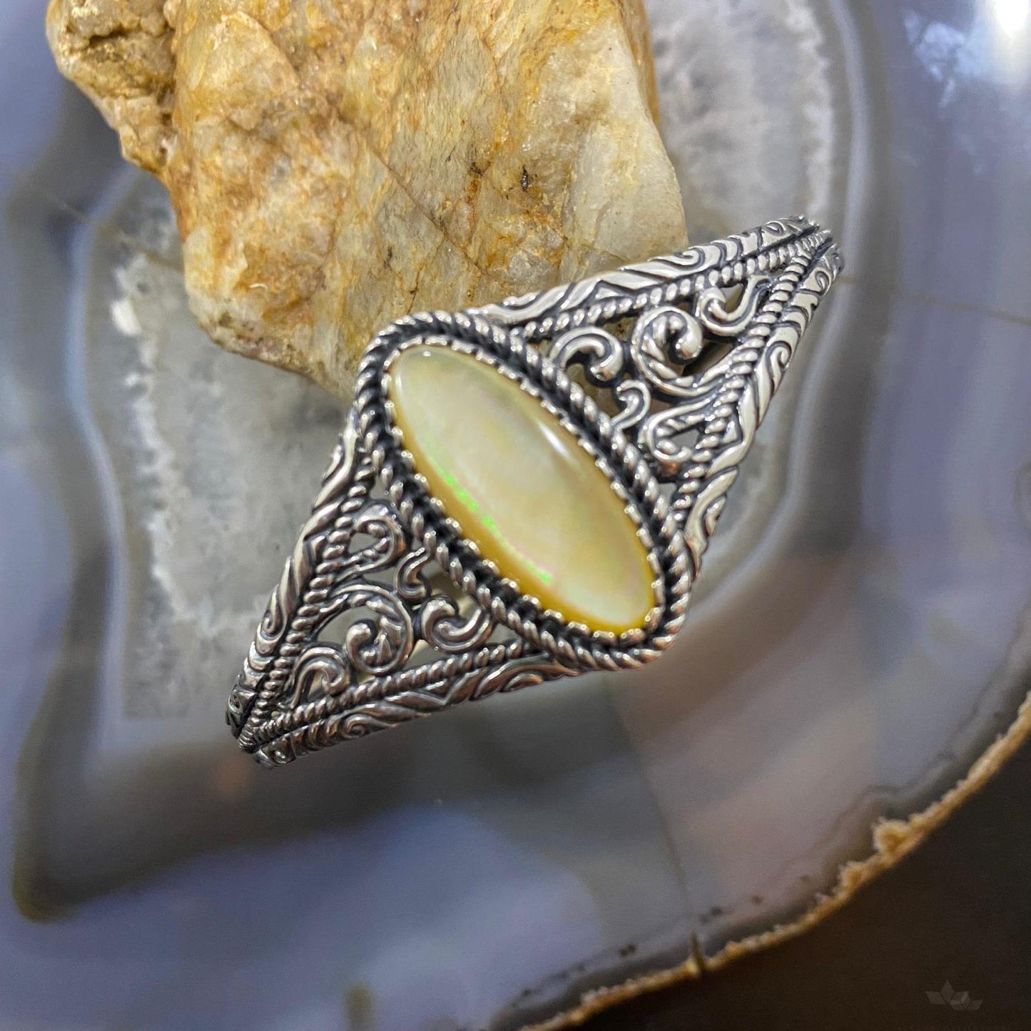 Carolyn Pollack Vintage Southwestern Style Sterling Silver Mother of Pearl Bracelet For Women