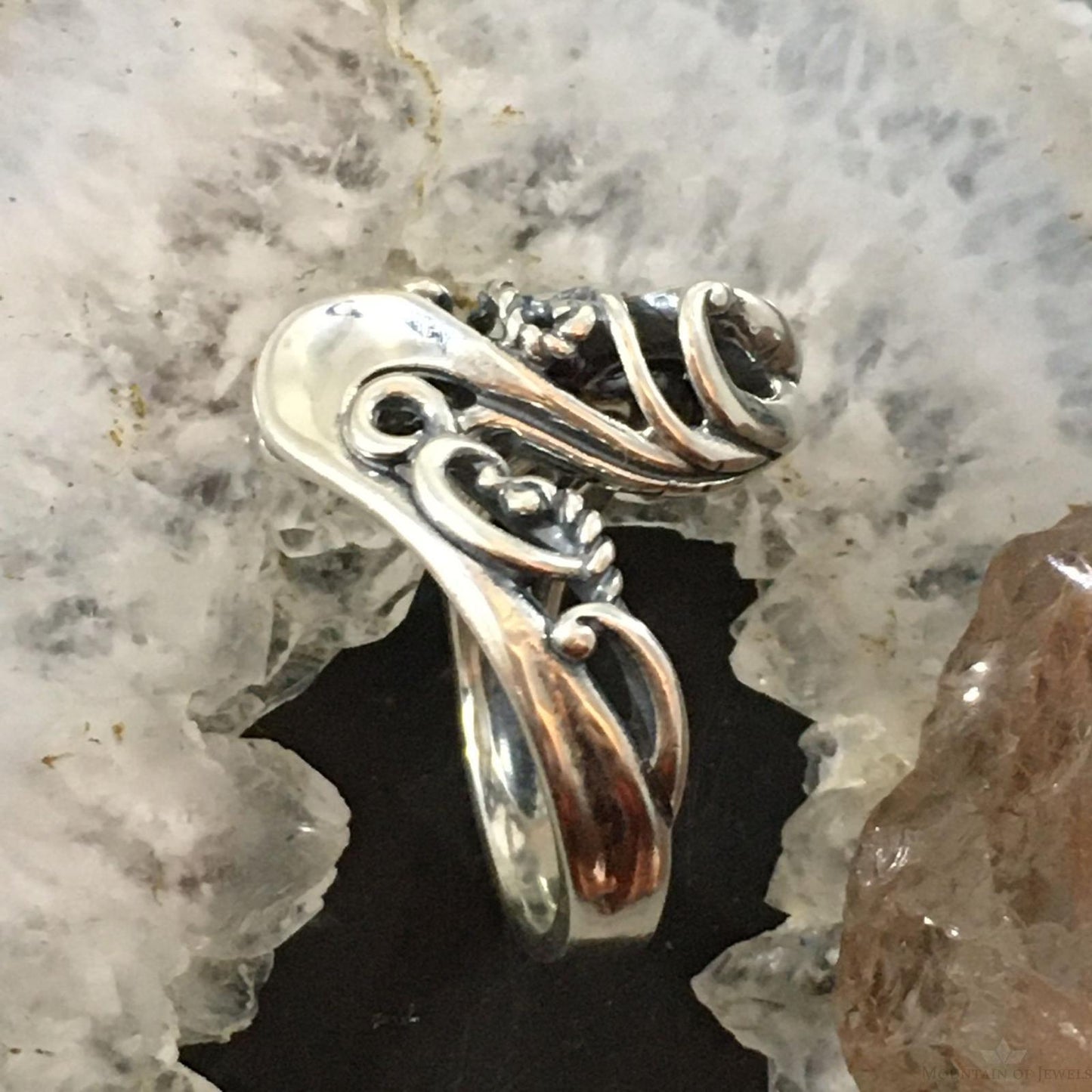 Carolyn Pollack Southwestern Style Sterling Silver Decorated Ring For Women Size 8.25