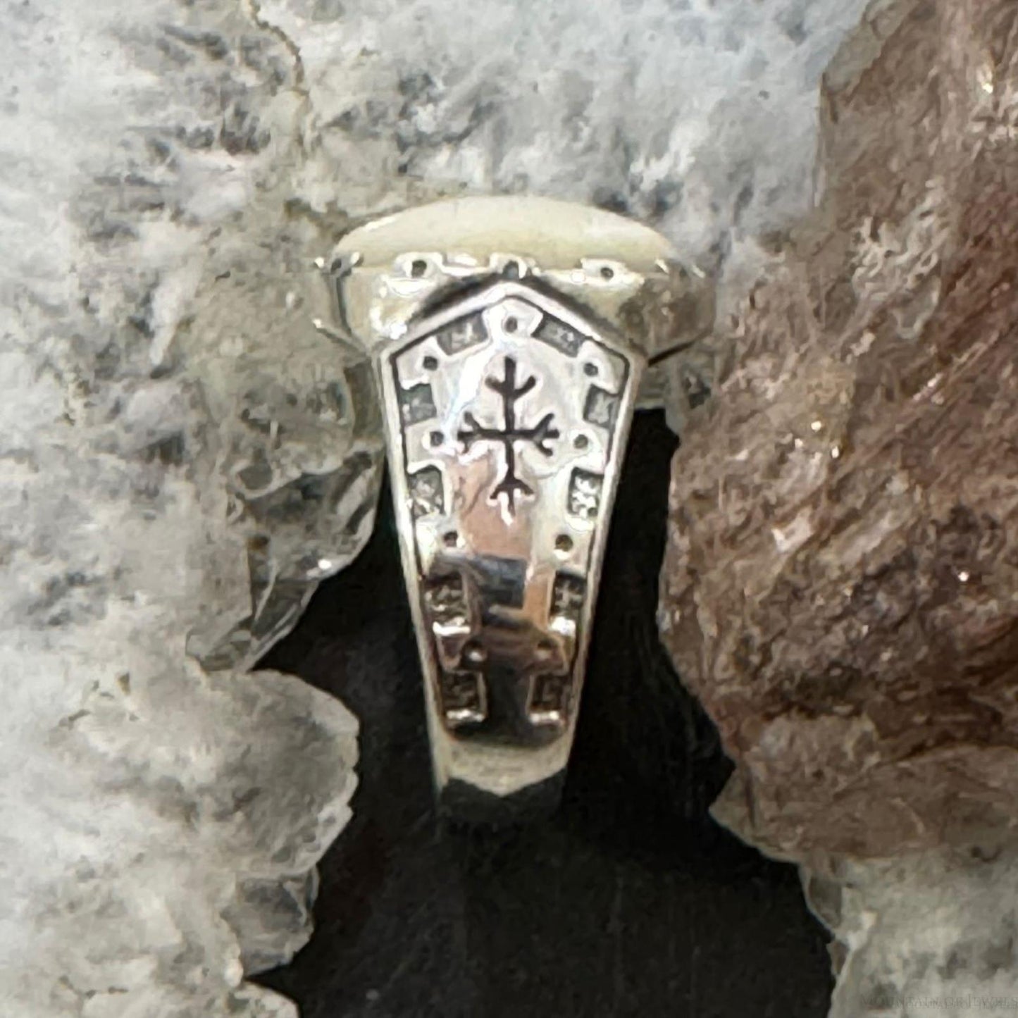 Carolyn Pollack Sterling Silver Oval Mother of Pearl Decorated Shield Ring For Women
