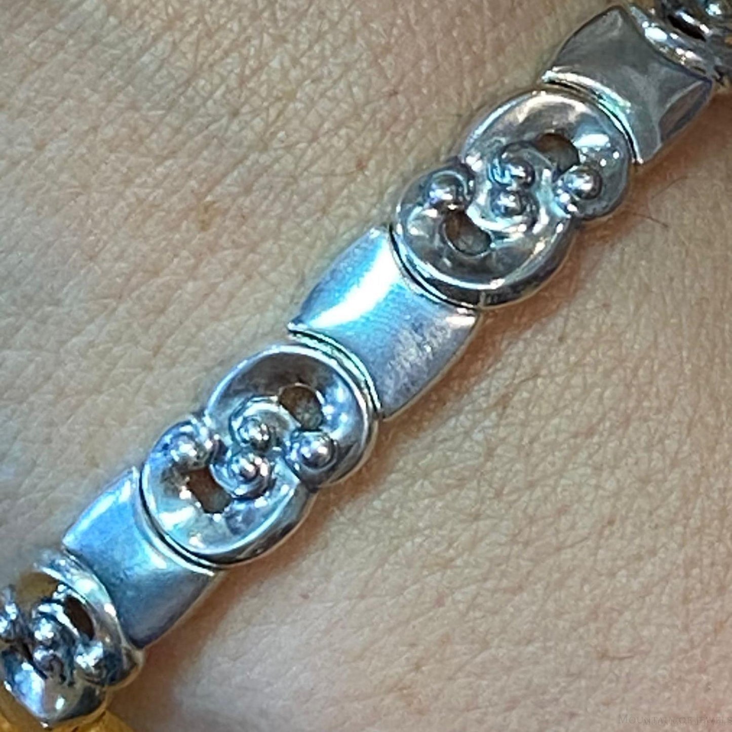 Carolyn Pollack Sterling Silver 8" Swirls and Bars Stretch Bracelet For Women