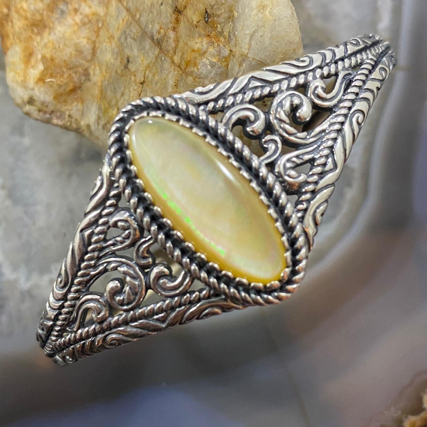 Carolyn Pollack Vintage Southwestern Style Sterling Silver Mother of Pearl Bracelet For Women