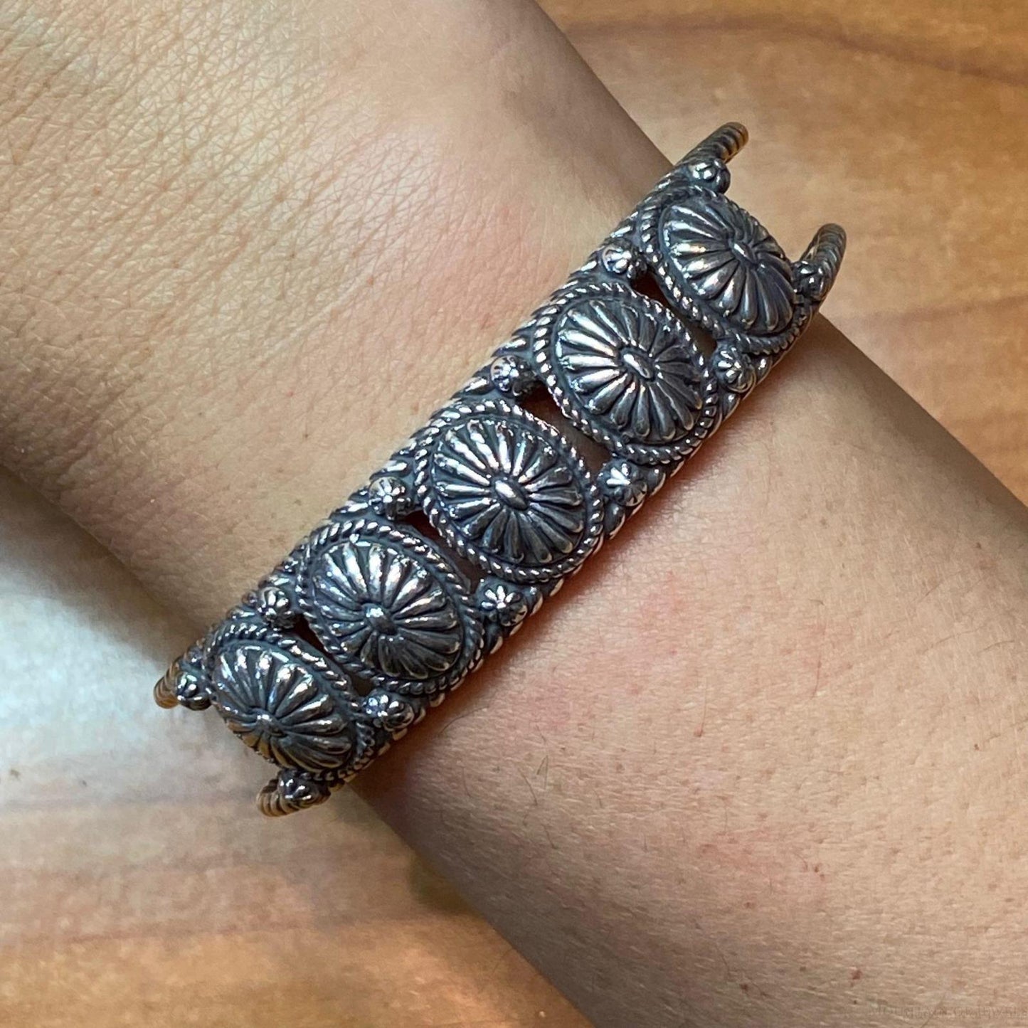 Carolyn Pollack Sterling Silver Single Row Conchos Decorated Bracelet For Women
