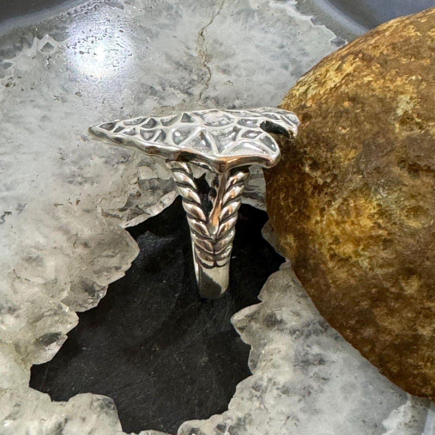Carolyn Pollack Sterling Silver Hammered Arrowhead Split Shank Ring For Women