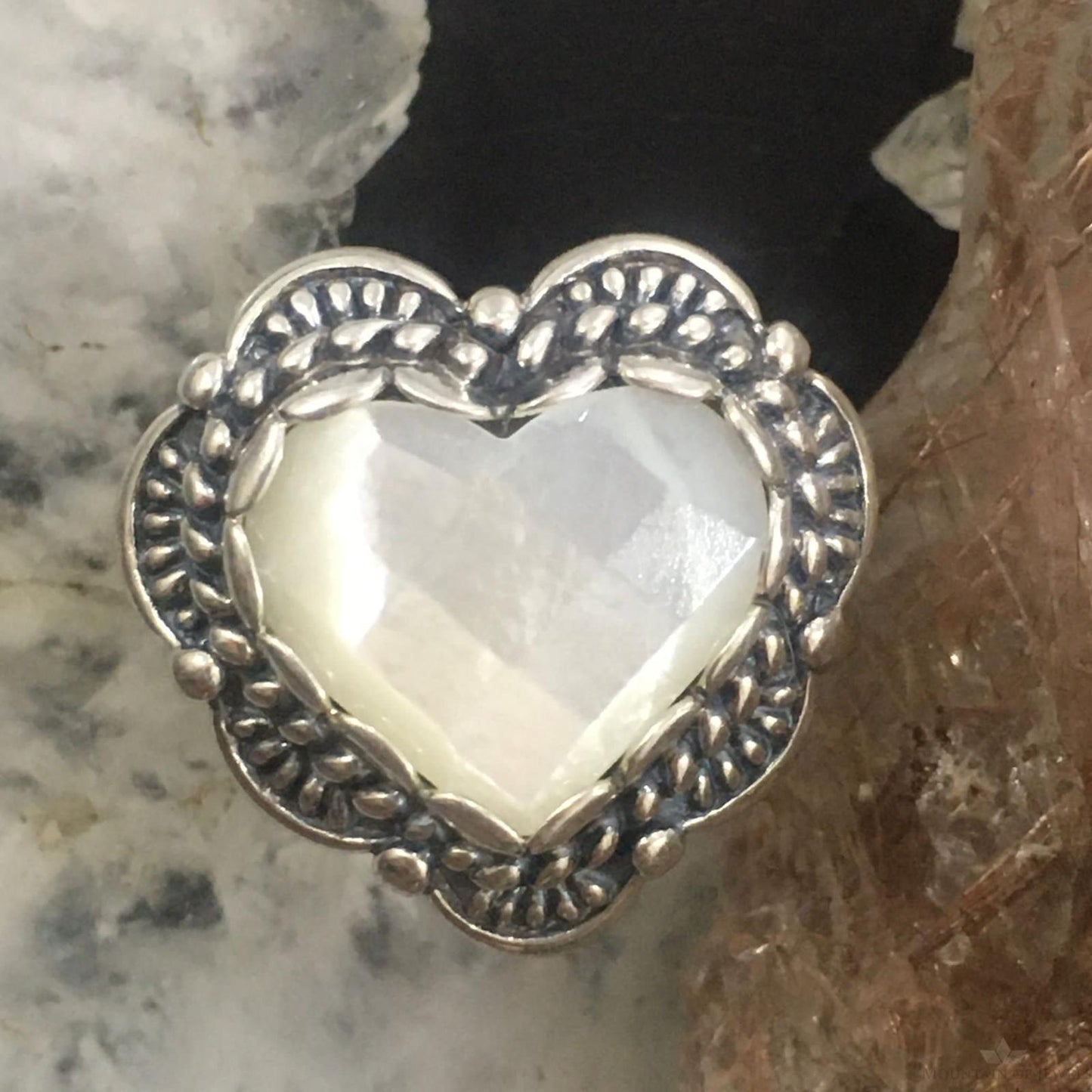 Carolyn Pollack Southwestern Style Sterling Silver Faceted Mother of Pearl Decorated Heart Ring Size 6.5