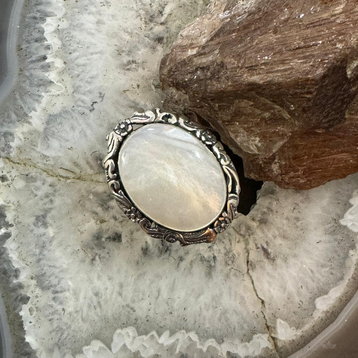 Carolyn Pollack Sterling Silver Large Oval Mother of Pearl Ring For Women