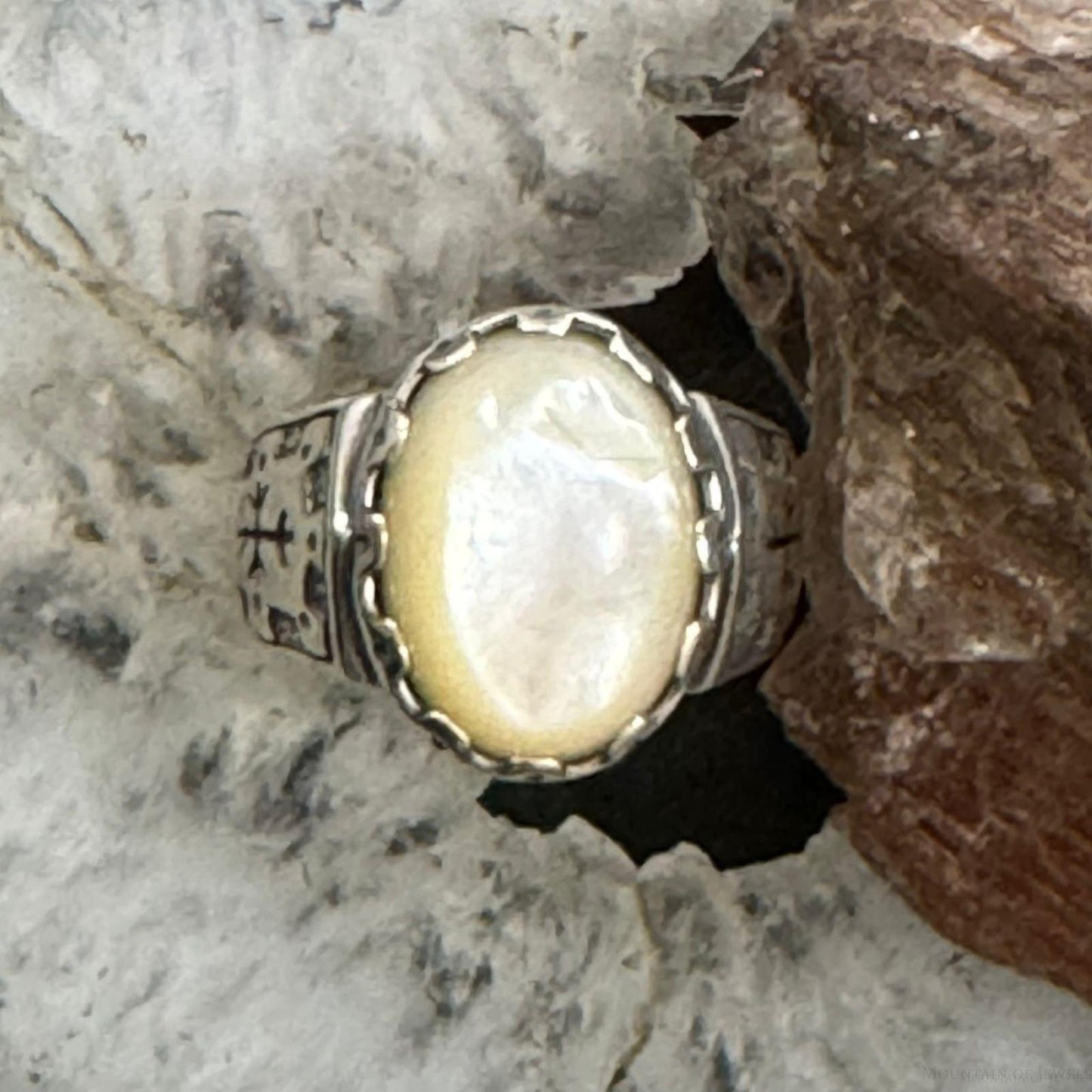 Carolyn Pollack Sterling Silver Oval Mother of Pearl Decorated Shield Ring For Women