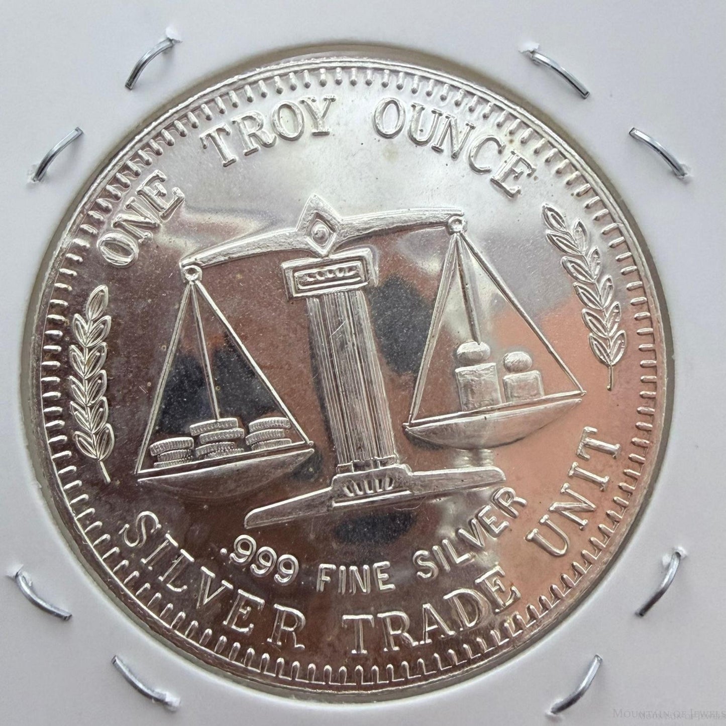 US 1982 One Troy Ounce .999 Fine Silver Round Morgan Design #102525-7HXPE