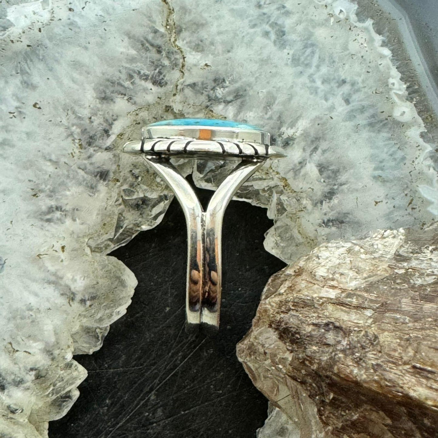 Native American Sterling Silver Oval Kingman Turquoise Decorated Ring Size 8.5 For Women