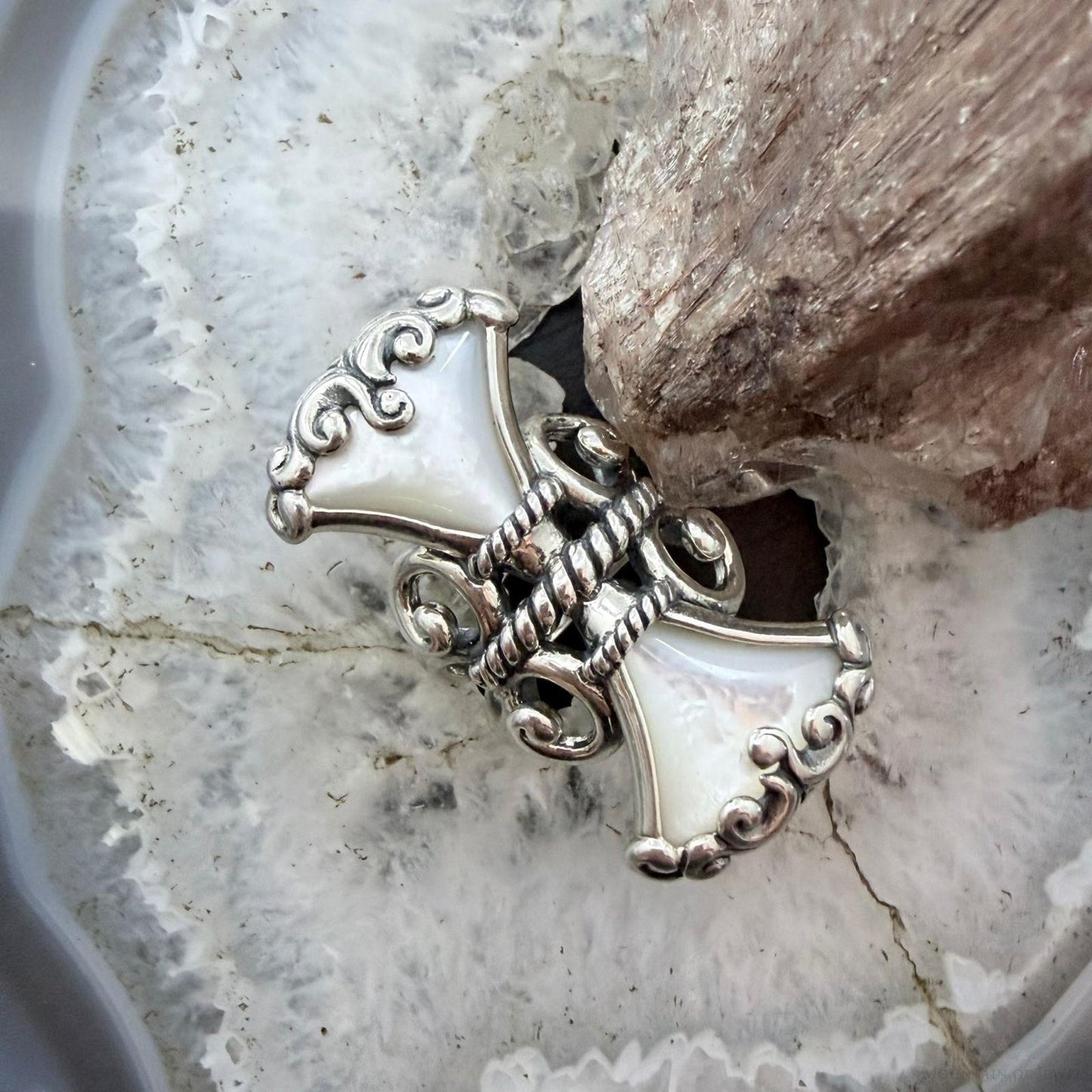 Carolyn Pollack Sterling Silver Mother Of Pearl Rope Swirl Decorated Ring Size 5 For Women