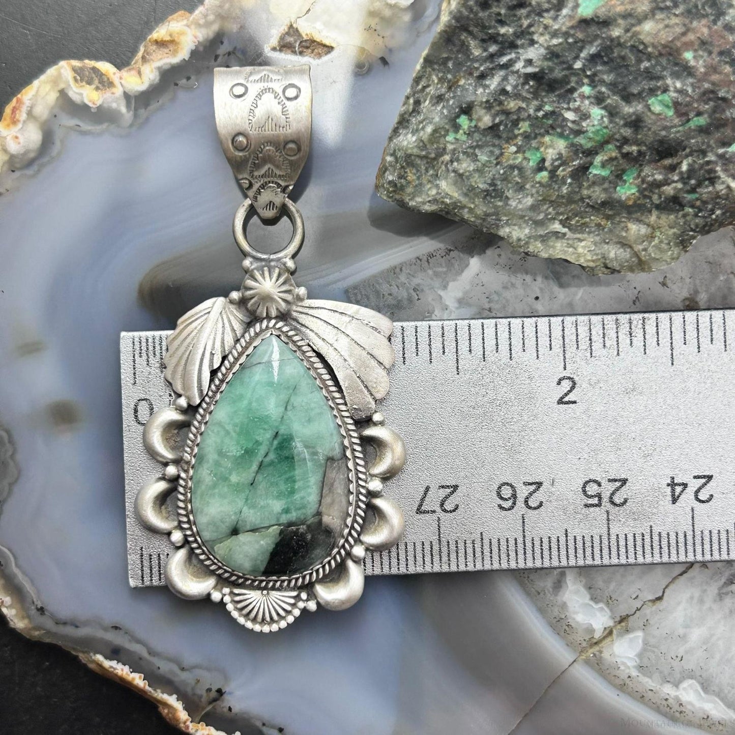 Sterling Silver Southwestern Style Teardrop Emerald Decorated Pendant For Women