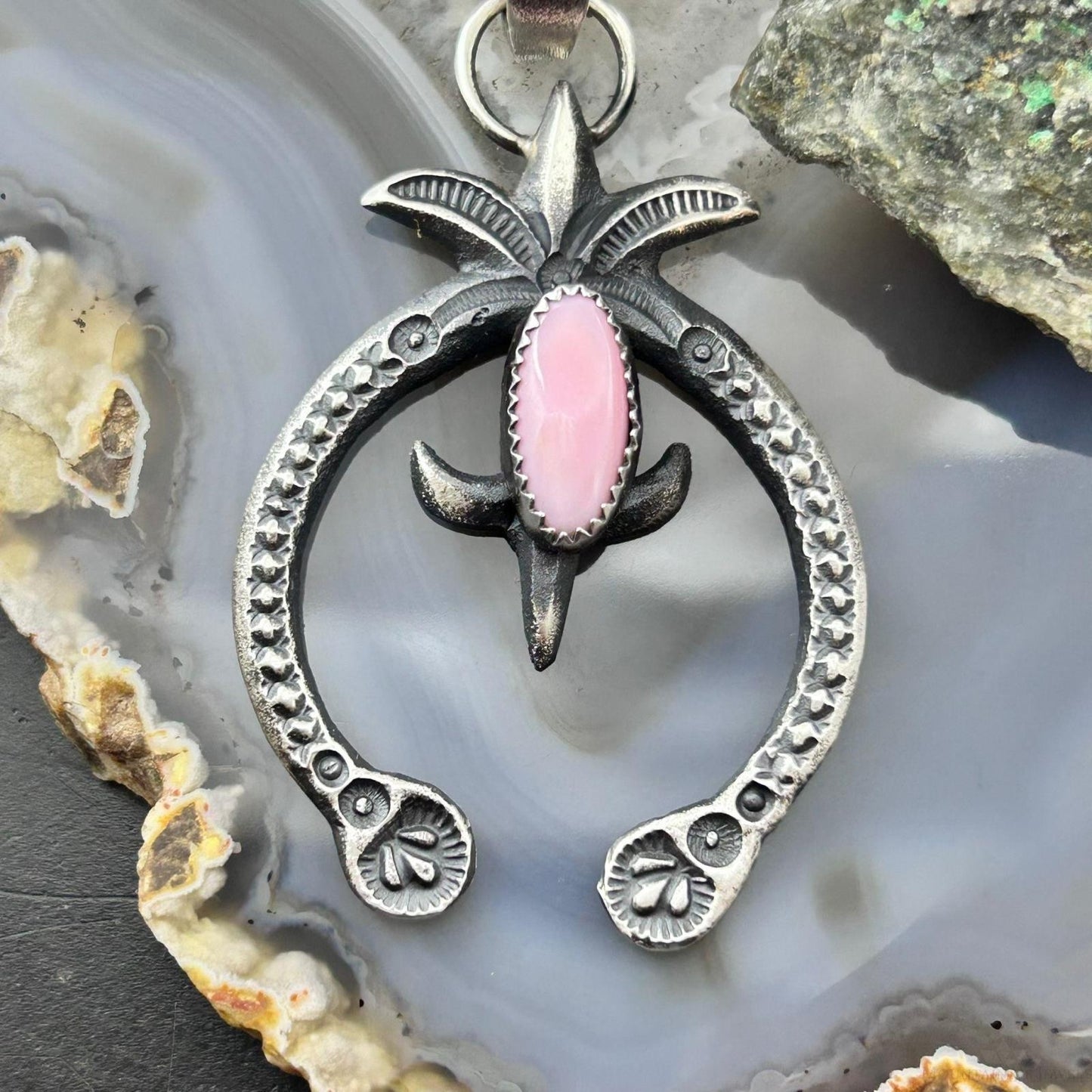 Eva & Linberg Billah Native American Sterling Silver Pink Conch Naja Pendant For Women