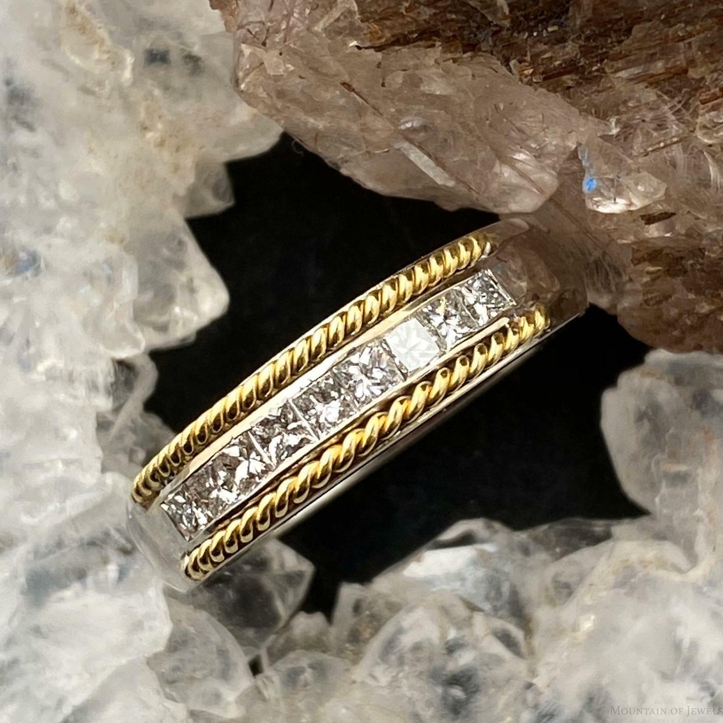 14K Two Tone Gold and Diamonds Wedding Band Ring Size 6 For Women