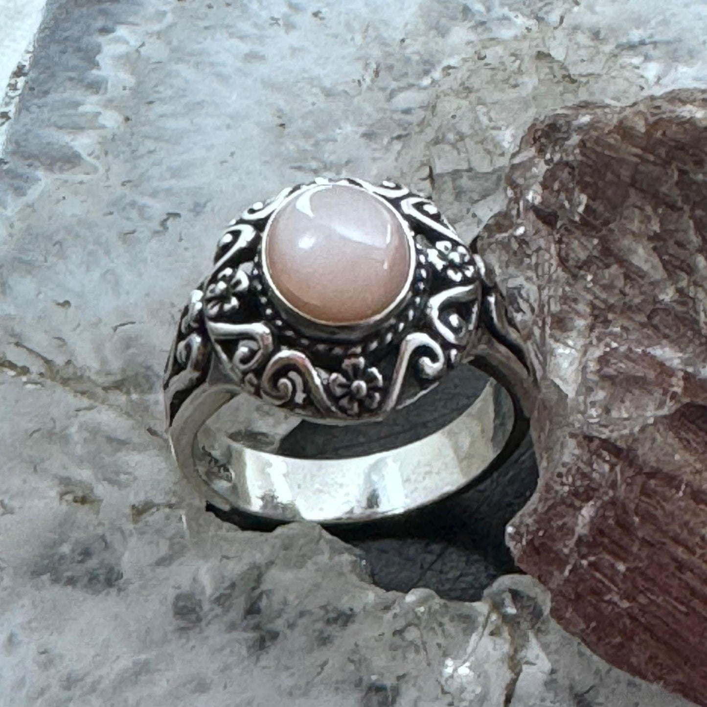 Carolyn Pollack Sterling Silver Oval Pink Mother of Pearl Decorated Ring Size 9 For Women