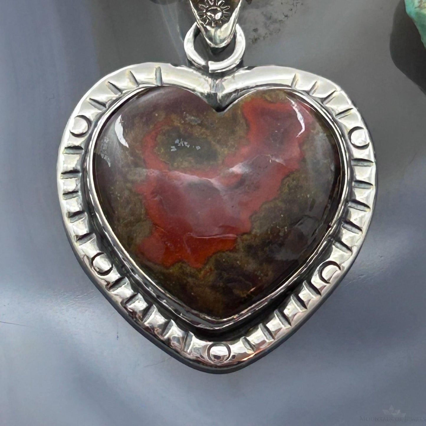 Sterling Silver Southwestern Style Seam Agate Heart Decorated Pendant For Women