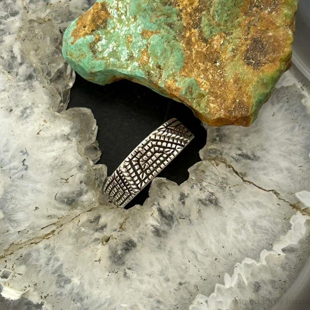 Elgin Tom Vintage Native American Sterling Silver Basket Weave Design Ring Size 7 For Women
