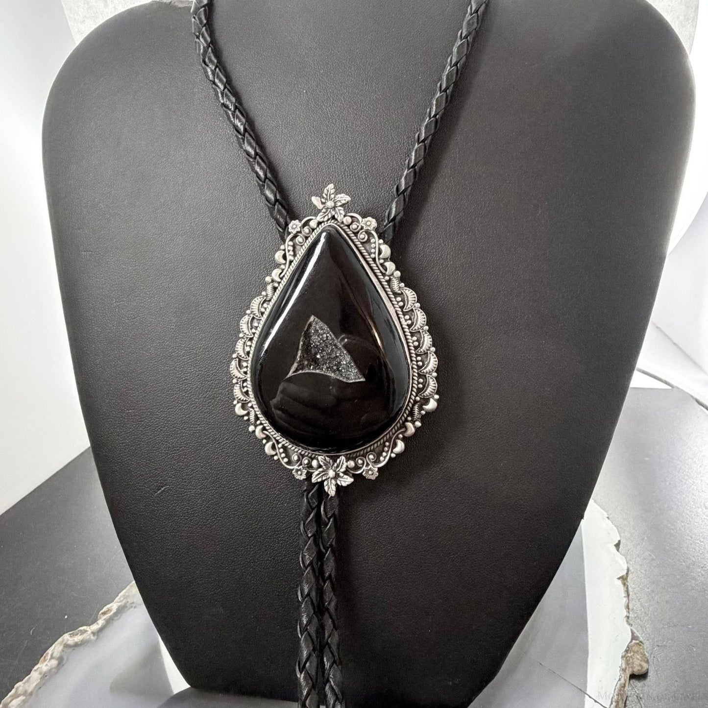 Sterling Silver Southwestern Style Teardrop Onyx Bolo Tie For Men