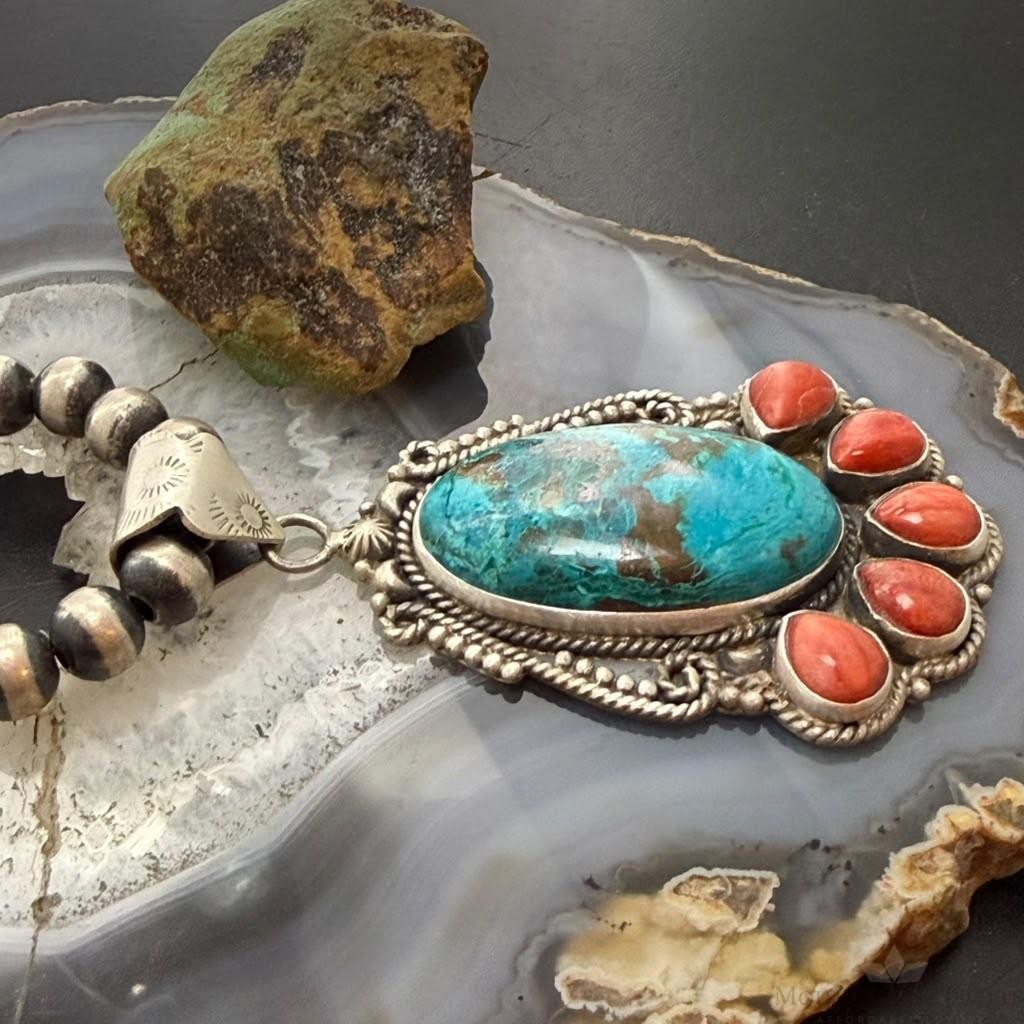 Sterling Silver Southwestern Style Oval Shattuckite & Spiny Oyster Decorated Pendant For Women