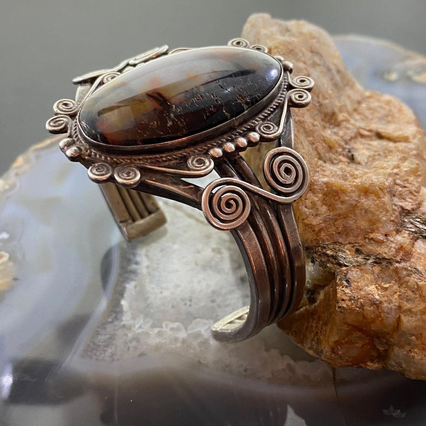 Native American Silver Oval Agate Decorated Heavy Gauge Cuff Bracelet For Women