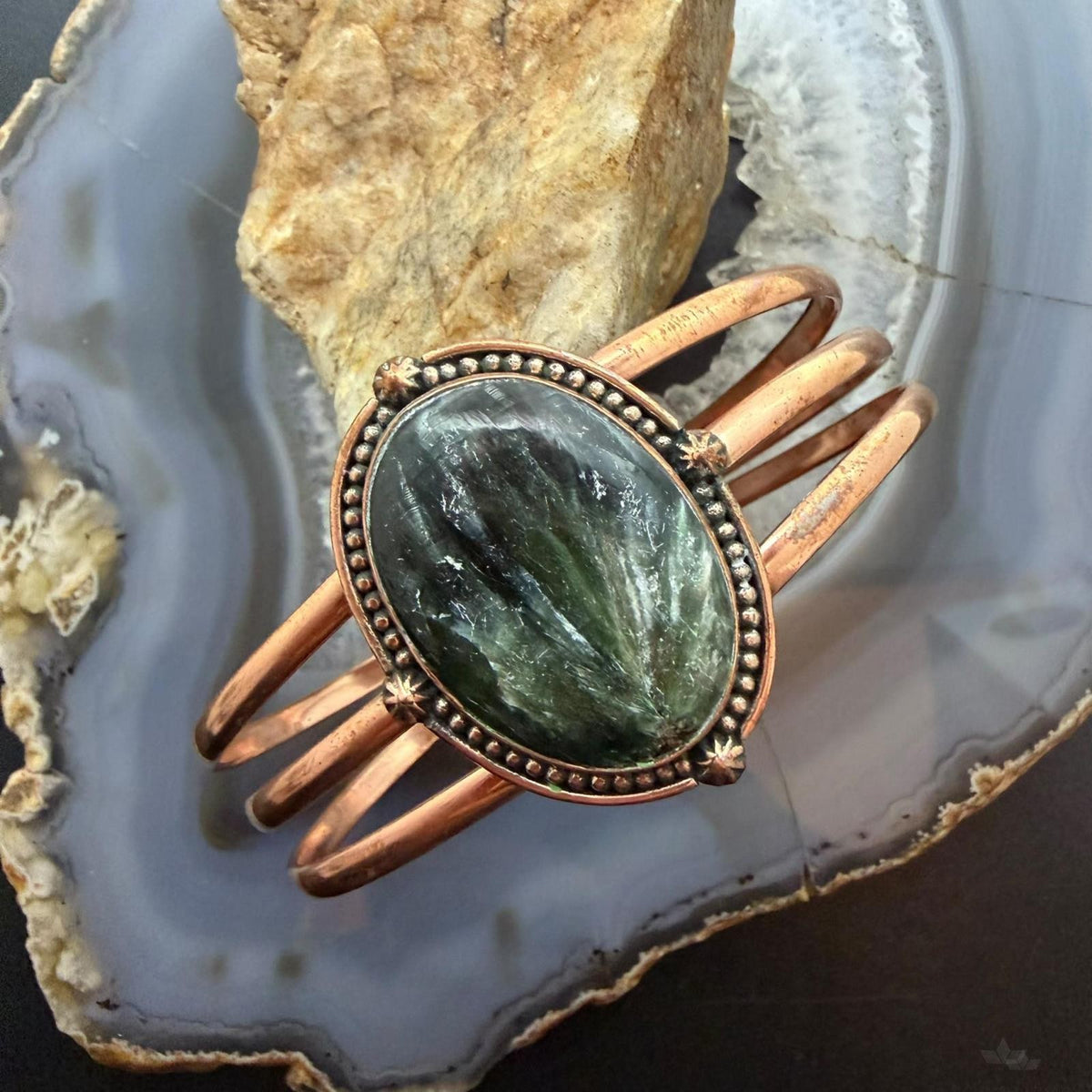 Copper Southwestern Style Oval Serpentine Decorated Bracelet For Women