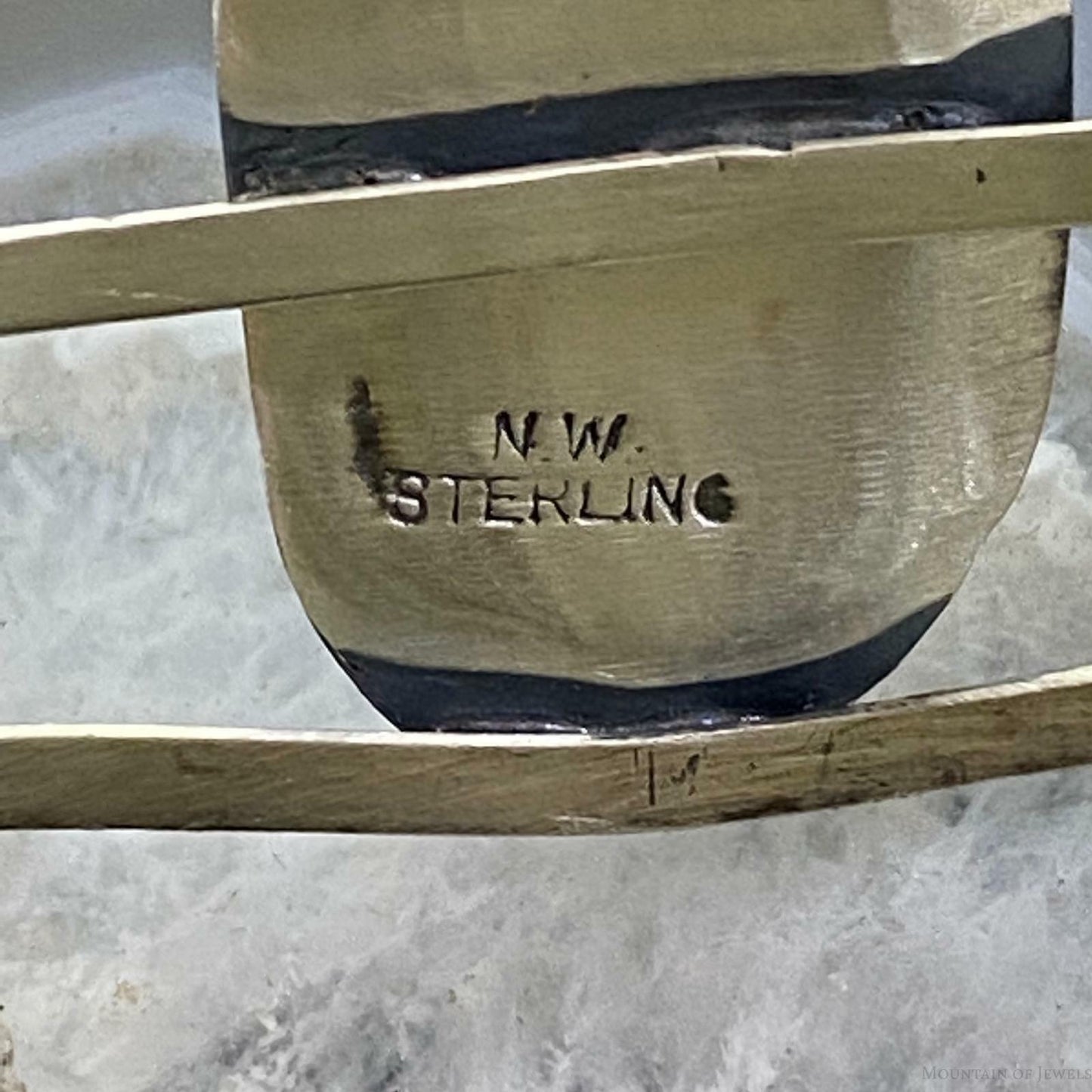 Native American Sterling Silver Oval Spiny Oyster Split Shank Bracelet For Women