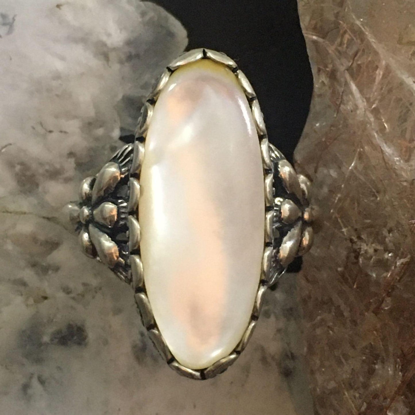 Carolyn Pollack Southwestern Style Sterling Silver Oval Mother of Pearl Ring For Women