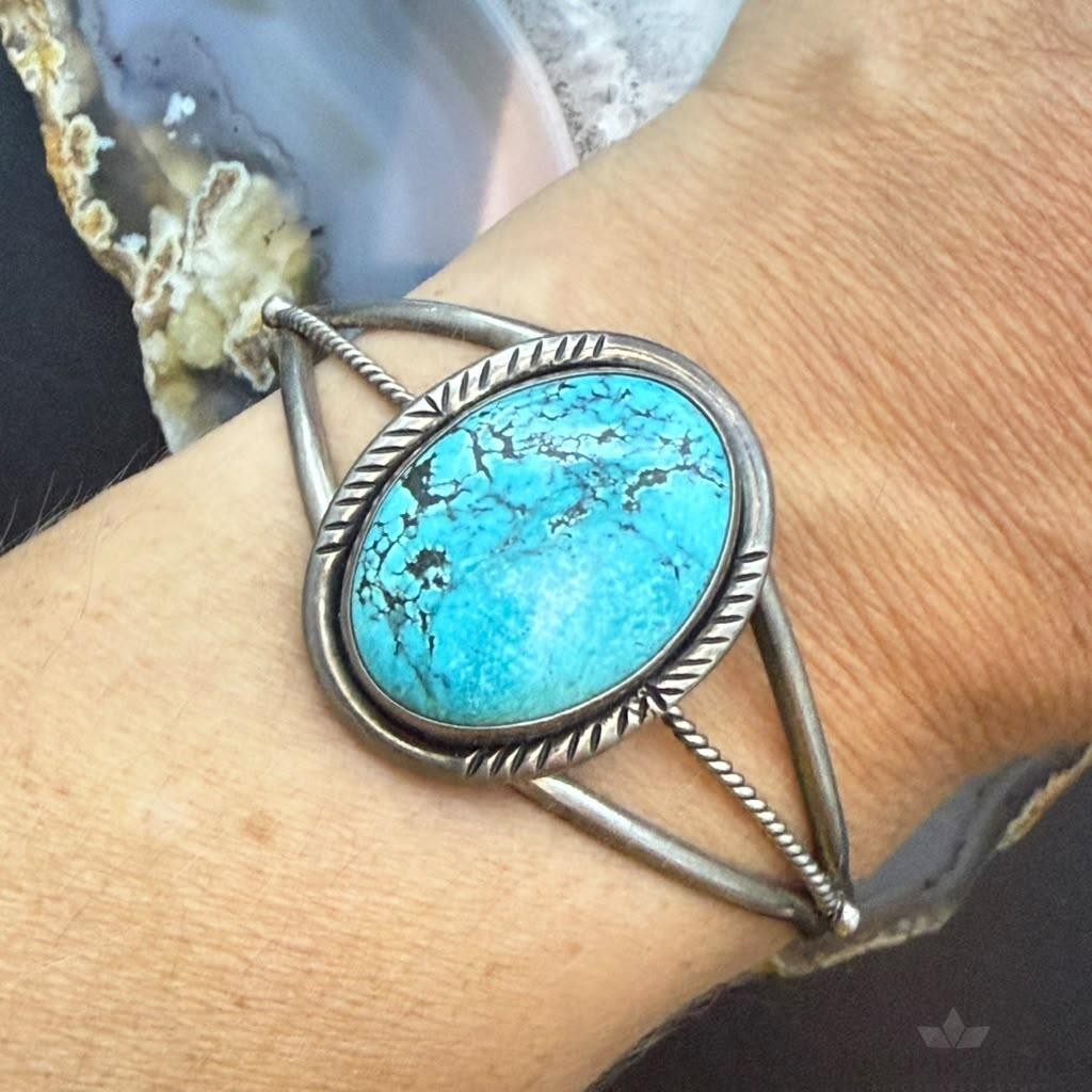 Sterling Silver Native American Oval Turquoise Split Shank Bracelet For Women